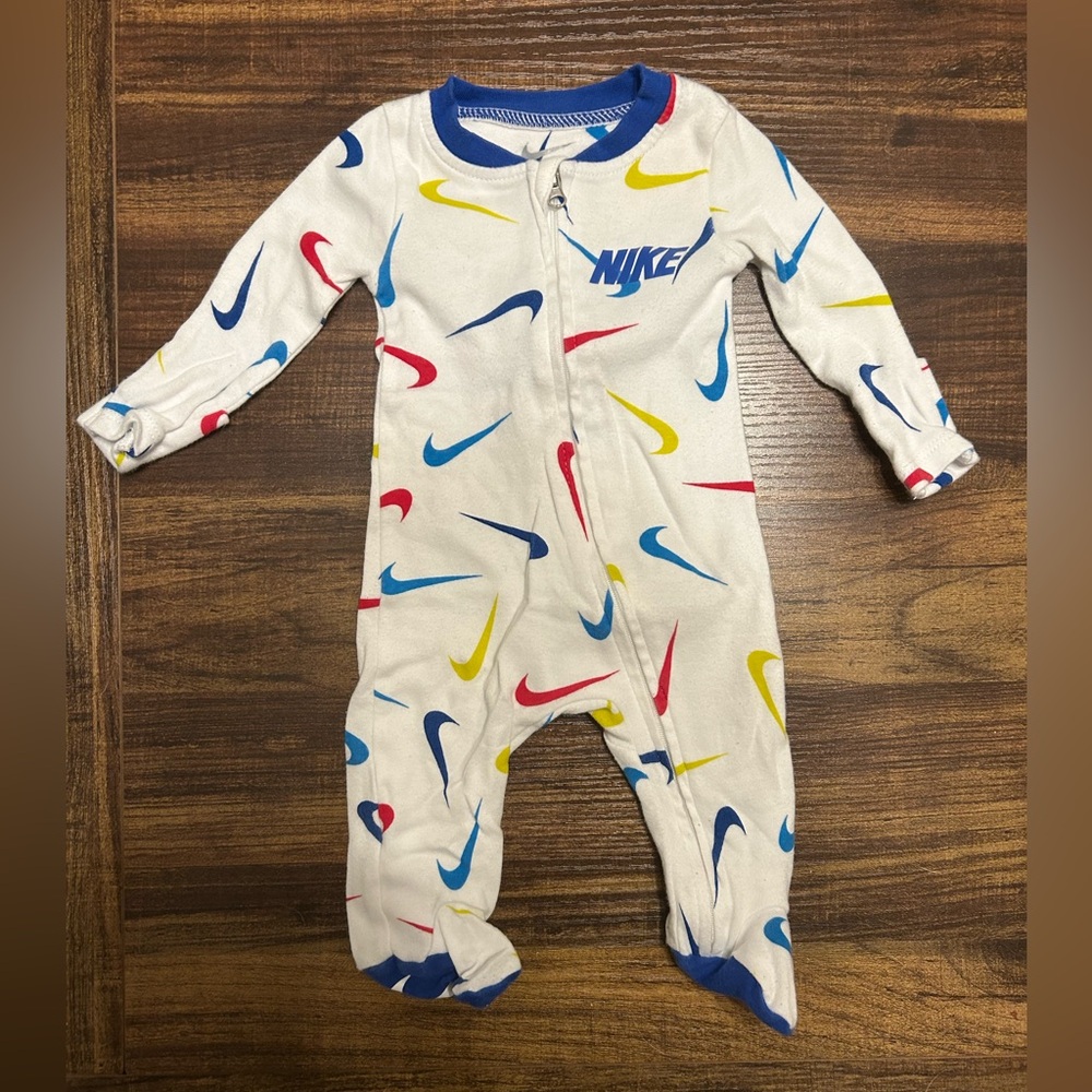 Nike footie pajamas | Size: Newborn